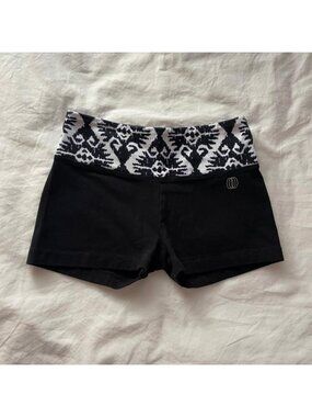 2000s Balance Collection by Marika activewear printed waistband mini shorts